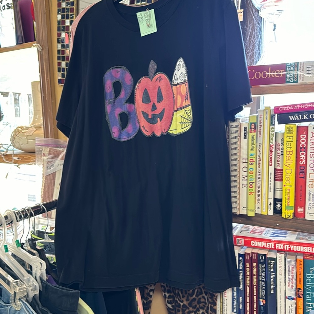 Black short sleeved 2X  T-shirt with BOO on chest in bright colors